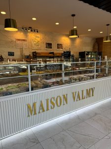 vitrine sur mesure facade decorative